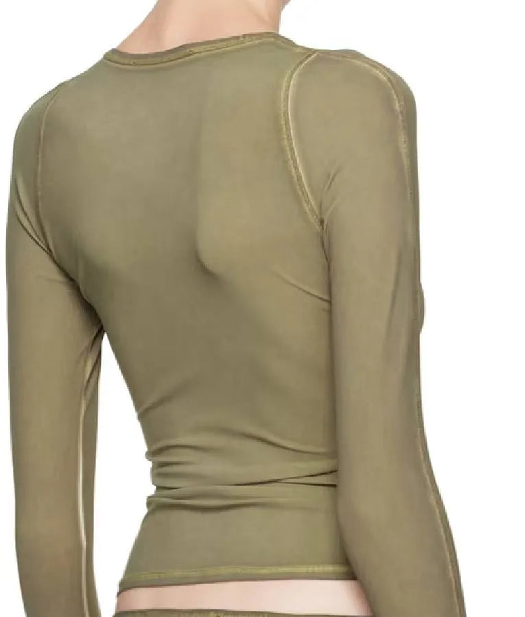 Access Daily 2025 Victoria Monet Long Sleeve Top